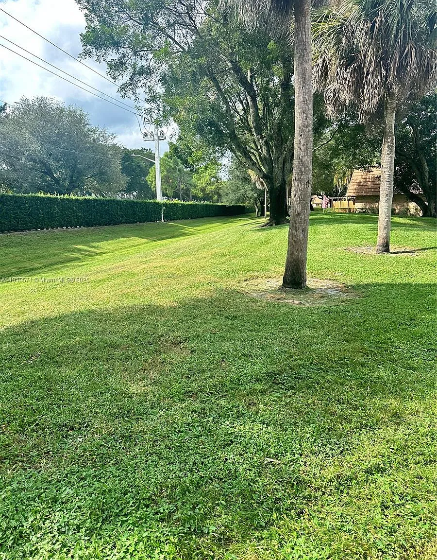 3 bed, 2.5 bath, 1600 sqft, $3,300 — Photo 2