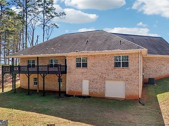 3rd image of 7055 Bannister Rd