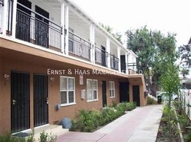 2035 Pine Ave, Long Beach, CA