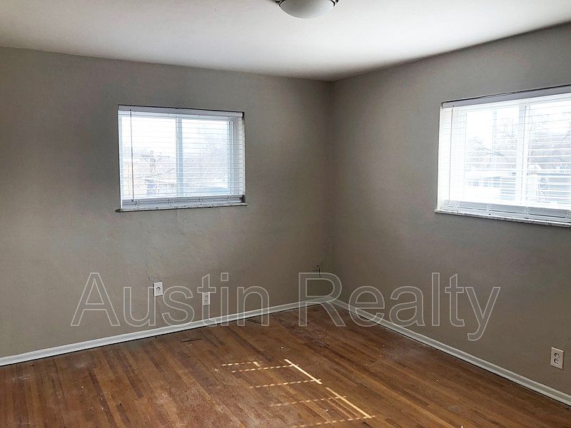 759 Chamberlain Apartments ster Groves, MO Zillow