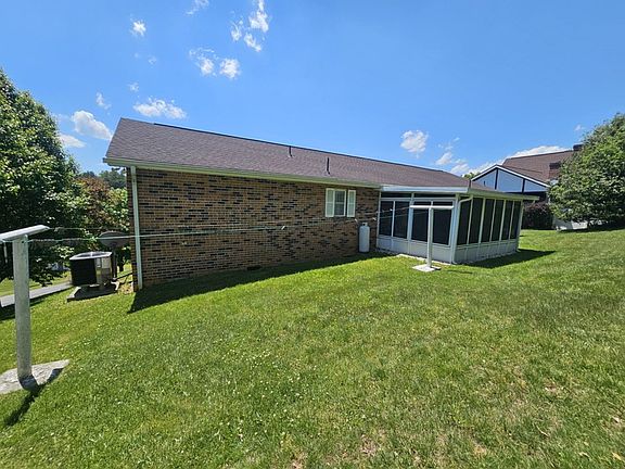 4th image of 122 Lawson Ln