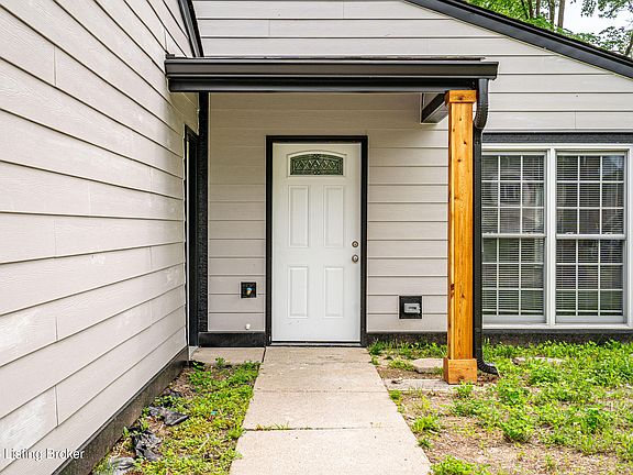 3rd image of 8515 Coco Ct