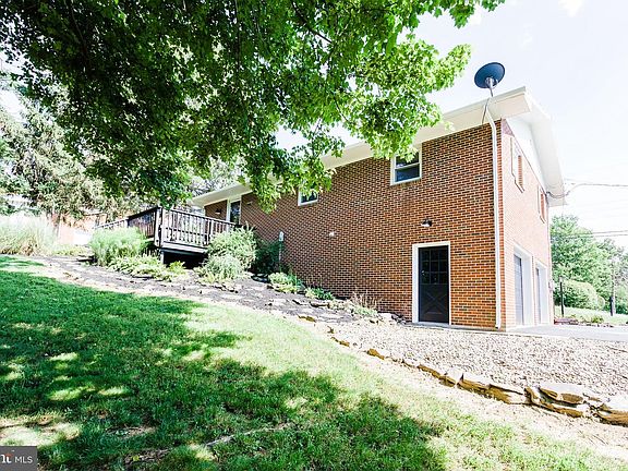 3rd image of 1539 Lake Shore Dr