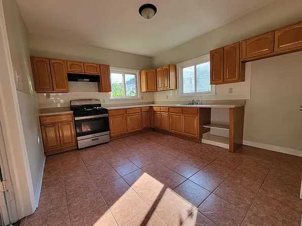 97 University Pl, Irvington, NJ
