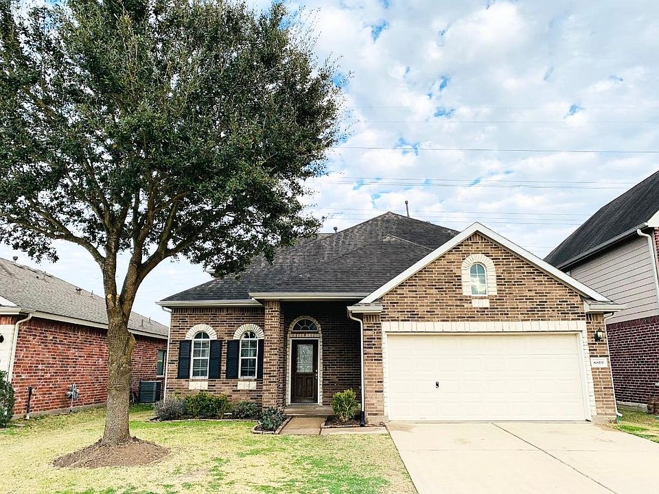 Two-story Home is ready for move in!!!