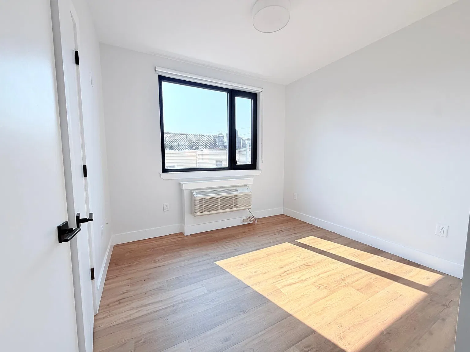 502 Communipaw Ave — Photo 4