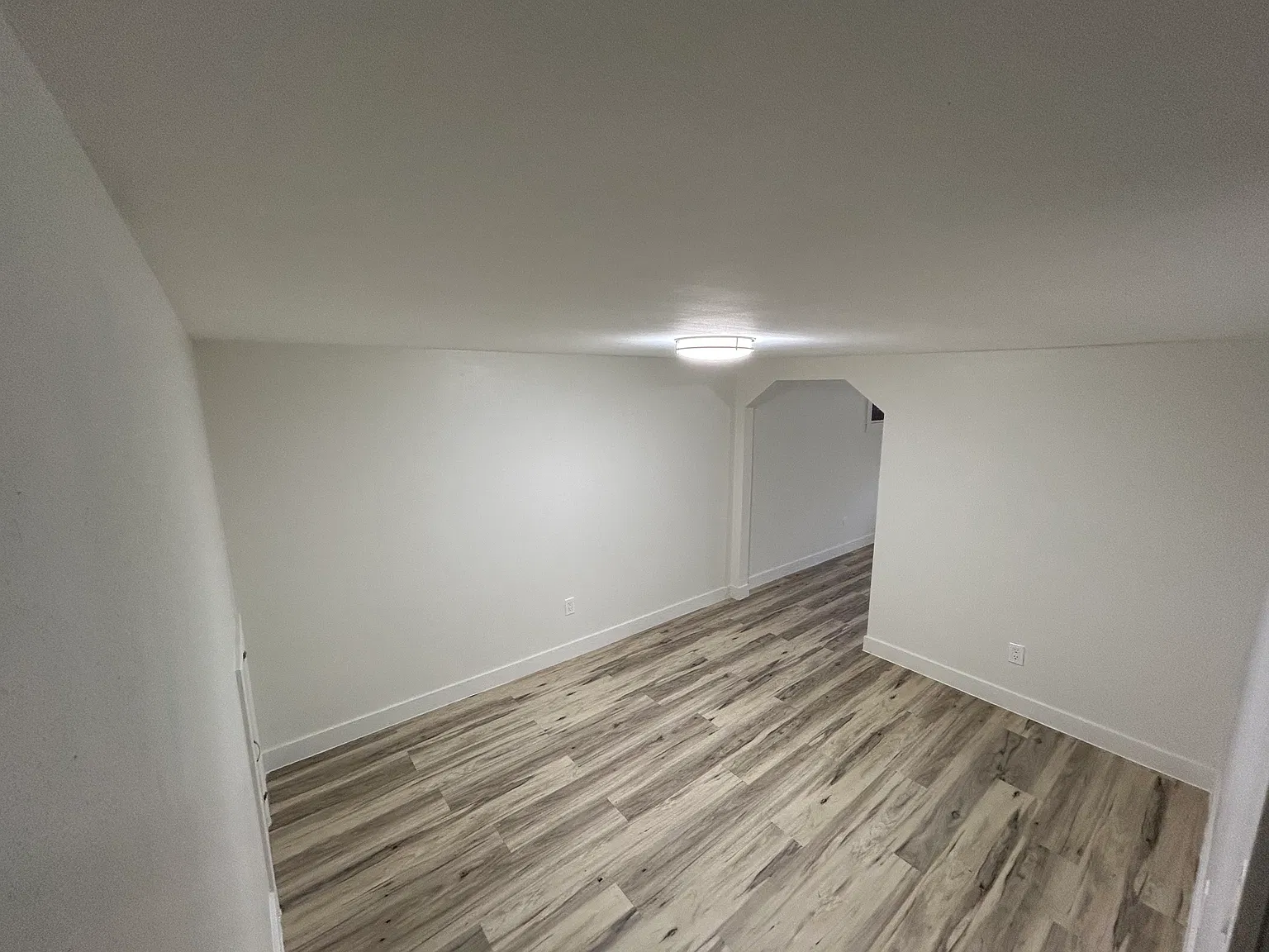2 bed, 1000 sqft, $1,200 — Photo 4