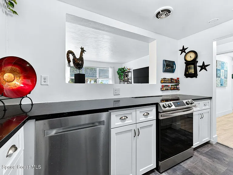 55 Sea Park Blvd #415 — Photo 6