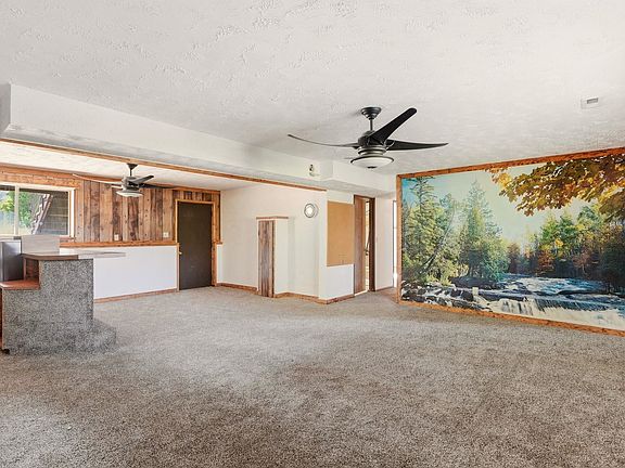 4th image of 1809 S Carnahan Rd