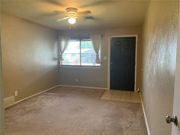 3rd image of 612 N Dillon Ave