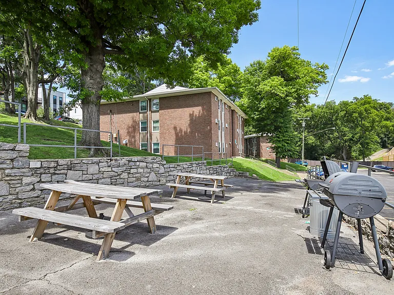 Roberts Park Apartments — Photo 51
