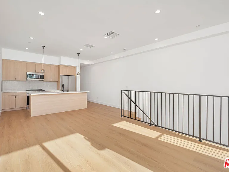 5246 Auckland Ave — Photo 8