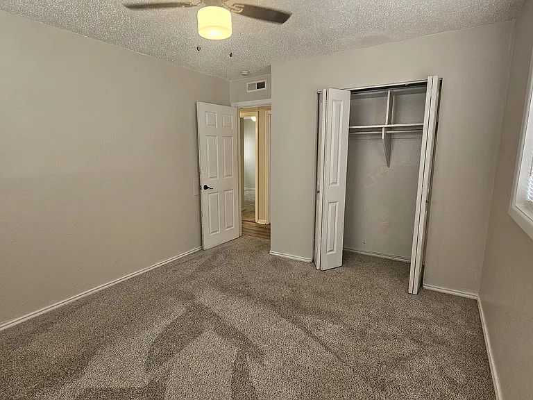 1006 S Plains Park Dr — Photo 13