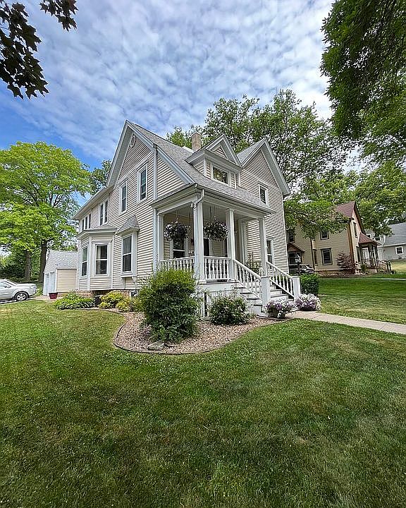 317 3rd Ave SW, Mount Vernon, IA 52314 Zillow