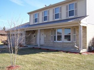 8243 Middlebury Ave, Woodridge, IL 60517