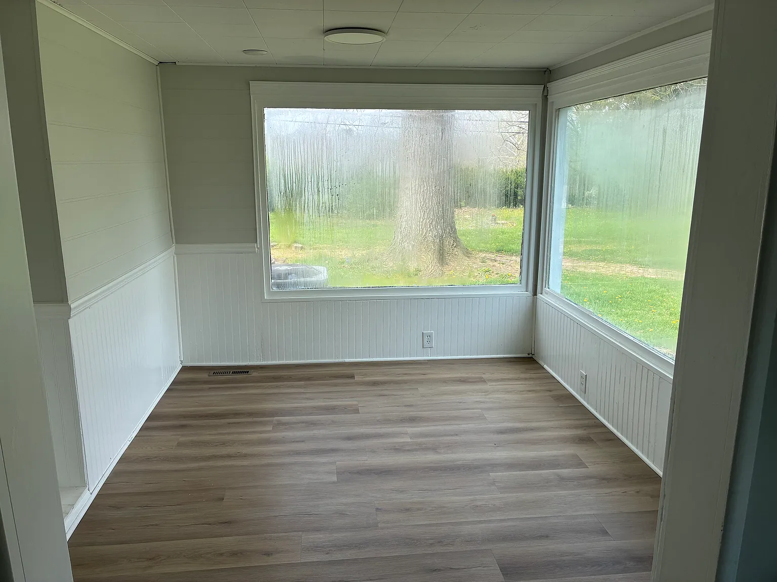 3950 Riverside Dr — Photo 4