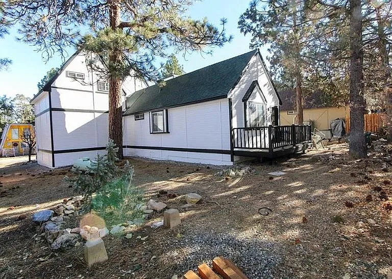 158 Leonard Ln — Photo 2