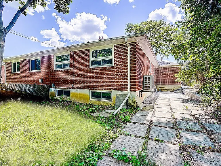 47 Sherwood Forest Dr #MAIN — Photo 32