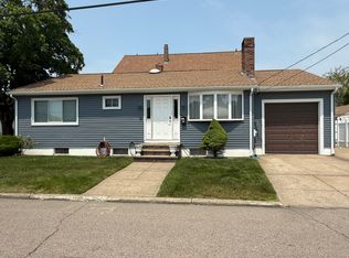 10 Fuller St, Pawtucket, RI 02861