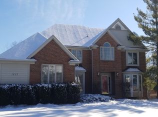 1217 Lakeview Dr, Rochester Hills, MI 48306