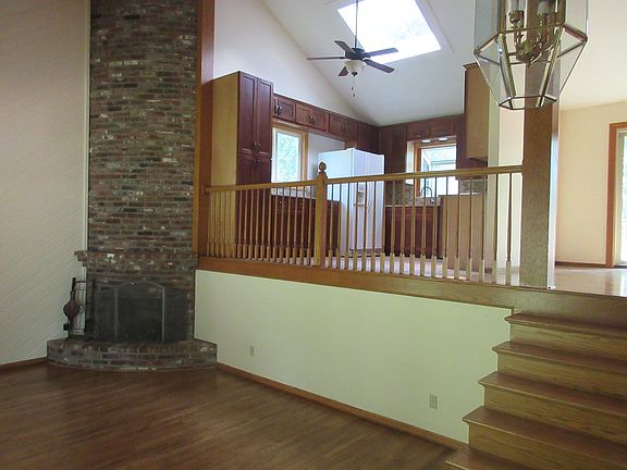 Entry way-Front Room/Kitchen