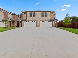 1329 Lakecrest Dr, Grand Prairie, TX 75051