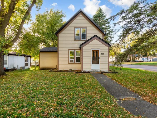 302 S Renville St, Winthrop, MN 55396