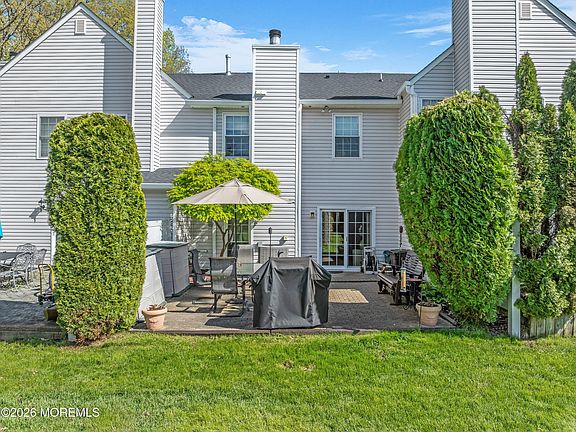 4th image of 16 Vassar Place