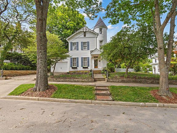 2nd image of 324 W Elm St