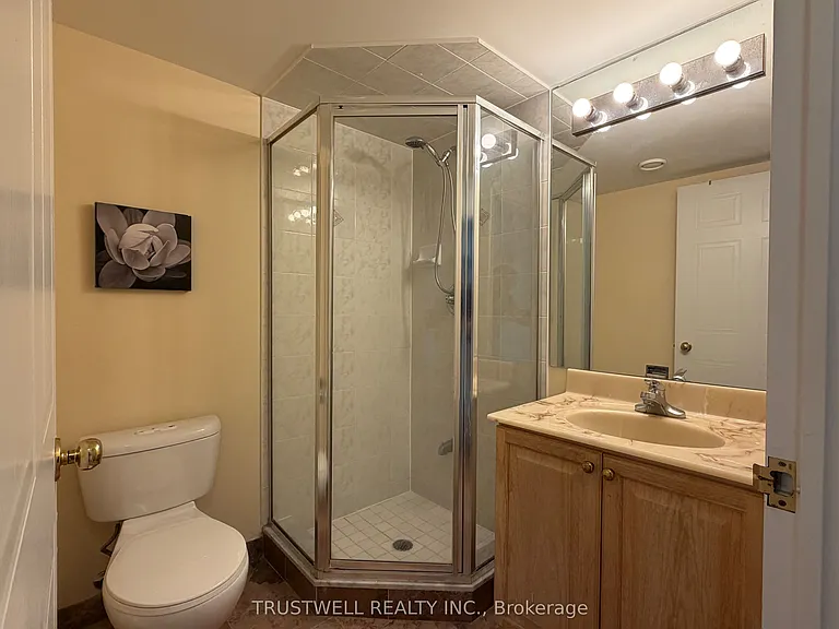238 Doris Ave #902 — Photo 8