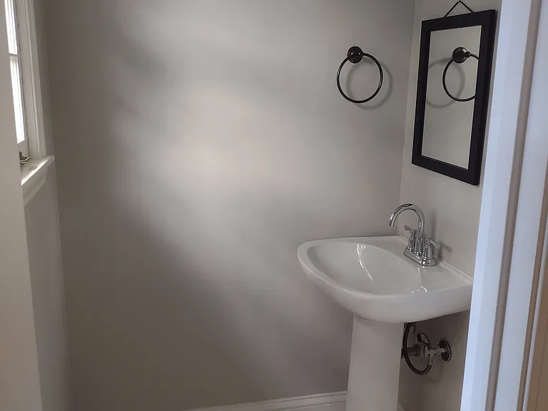 1/2 bath en suite
