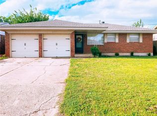 629 NW 22nd St, Moore, OK 73160