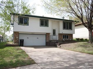 321 Oregon Trl, Lincoln, NE 68521