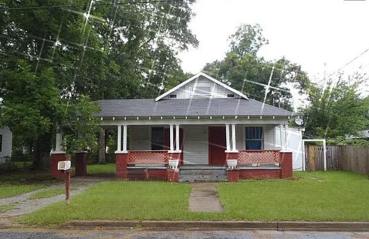 1st image of 2623 Garden Dr