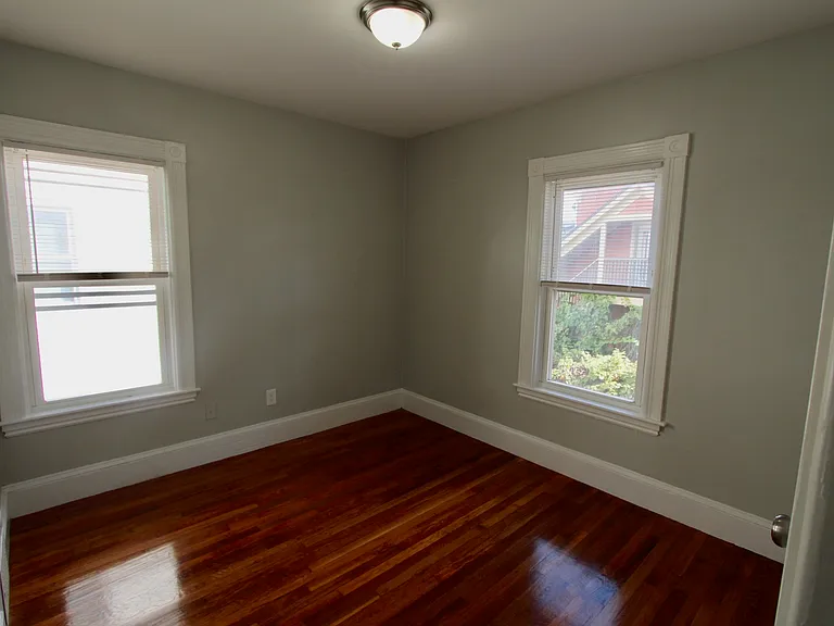34 Russell St #2 — Photo 7