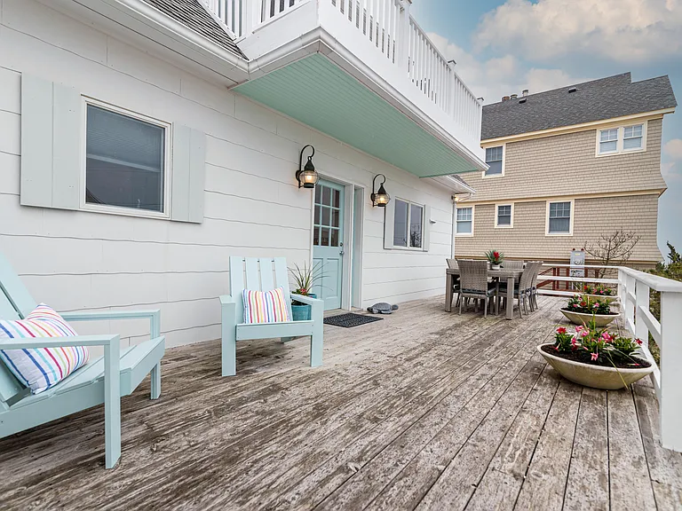 943 Dune Rd — Photo 8