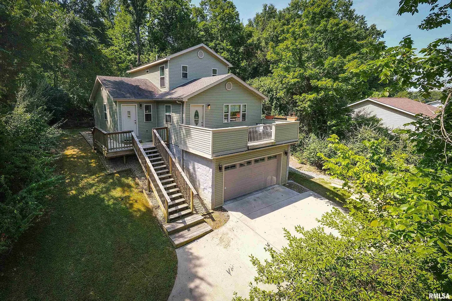 701 E Campus Dr photo 1