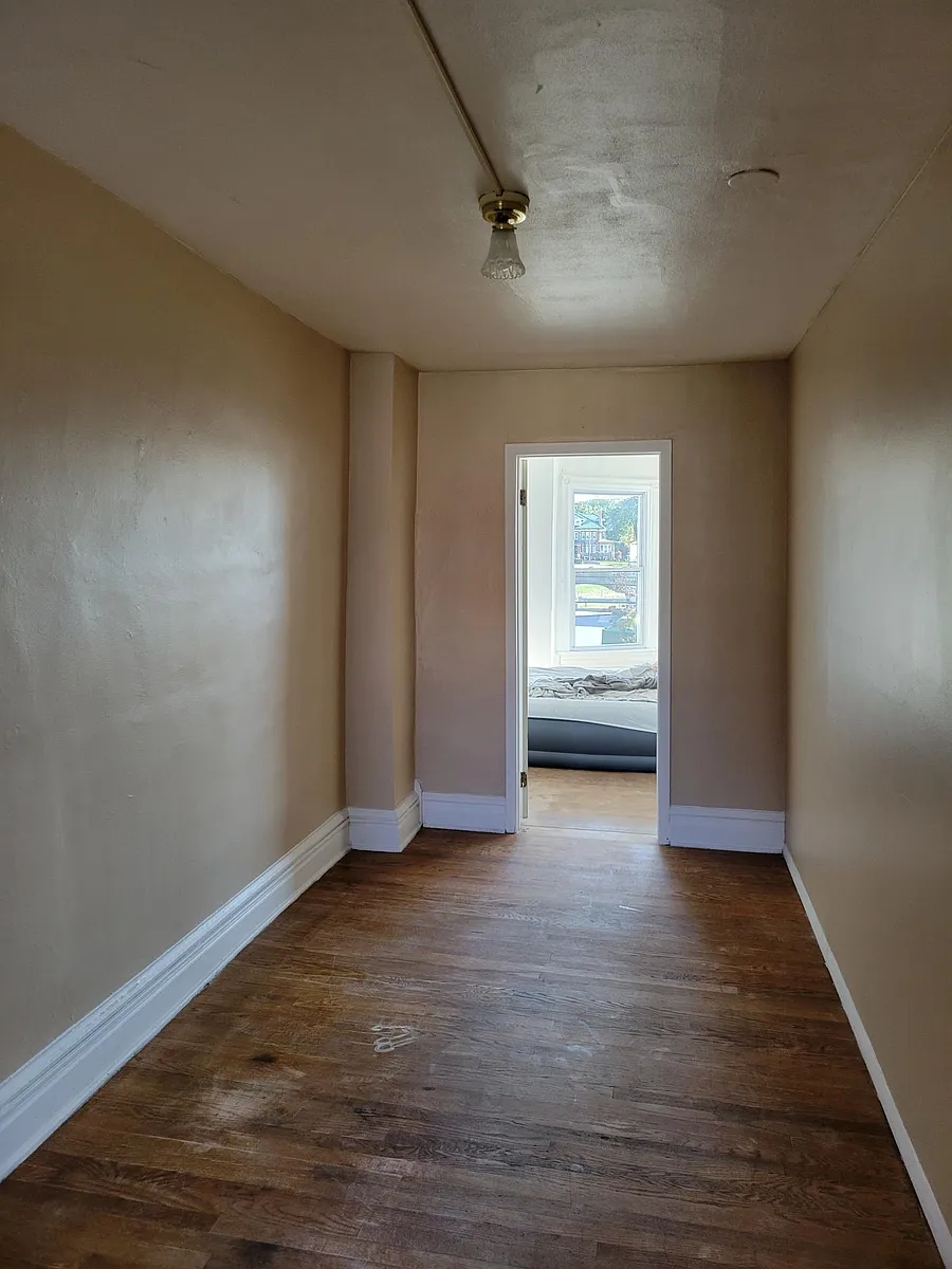 Building Photo - 1823 W Linden St #2
