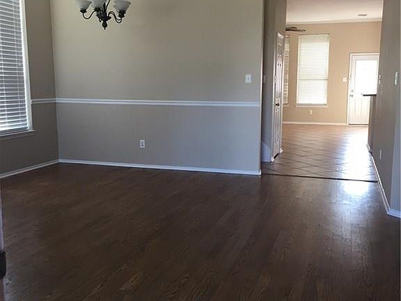 2nd image of 6803 Southgate Dr