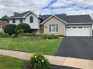 1606 Timberline Dr, Joliet, IL 60431