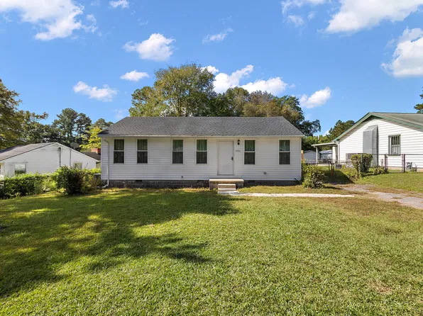 1721 Bridger St, Fayetteville, NC 28301