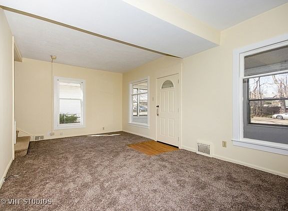 2nd image of 902 W Park Ave