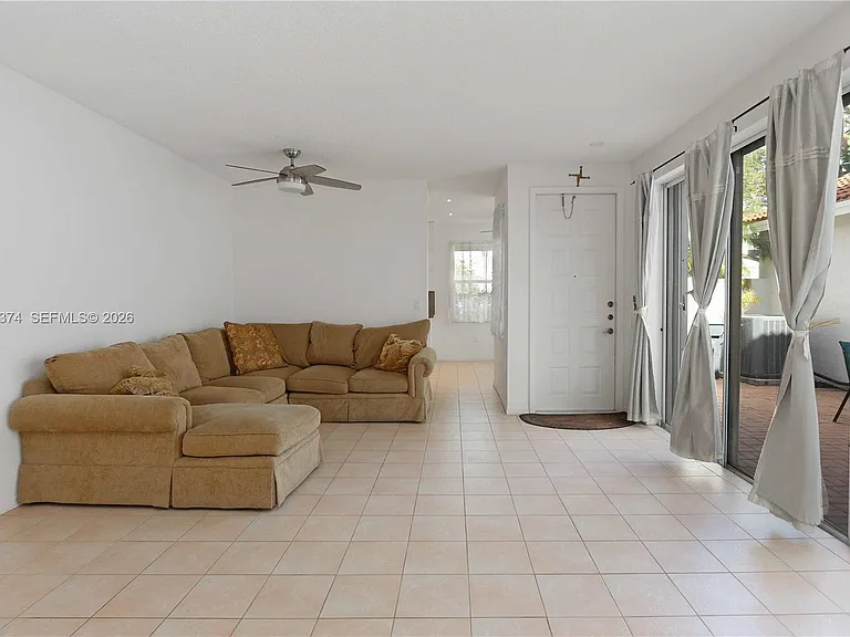 1521 Seagrape Way #1521 — Photo 8