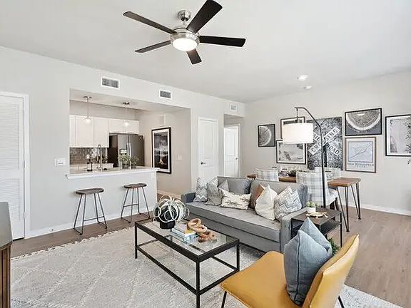 5th image of 246 Loma Vista St #6291