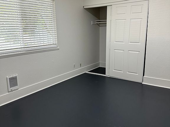 4th image of 218 NE 14th Ave #218