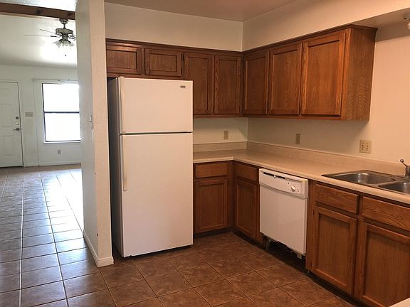 3rd image of 1312 Baylor Ave #B