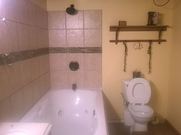 5th image of 1244 Laurel Dr