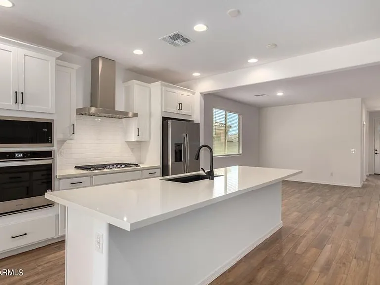 17318 W Surrey Dr — Photo 18