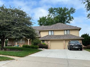 1216 N 121st St, Omaha, NE 68154