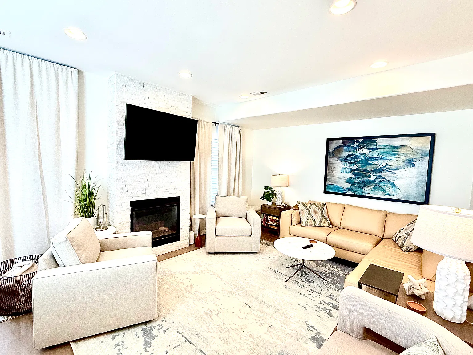 1777 W 52nd Ct — Photo 1